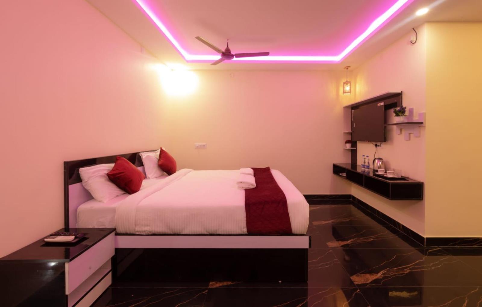 Beestay Hotels Elite Park Тирупати Екстериор снимка
