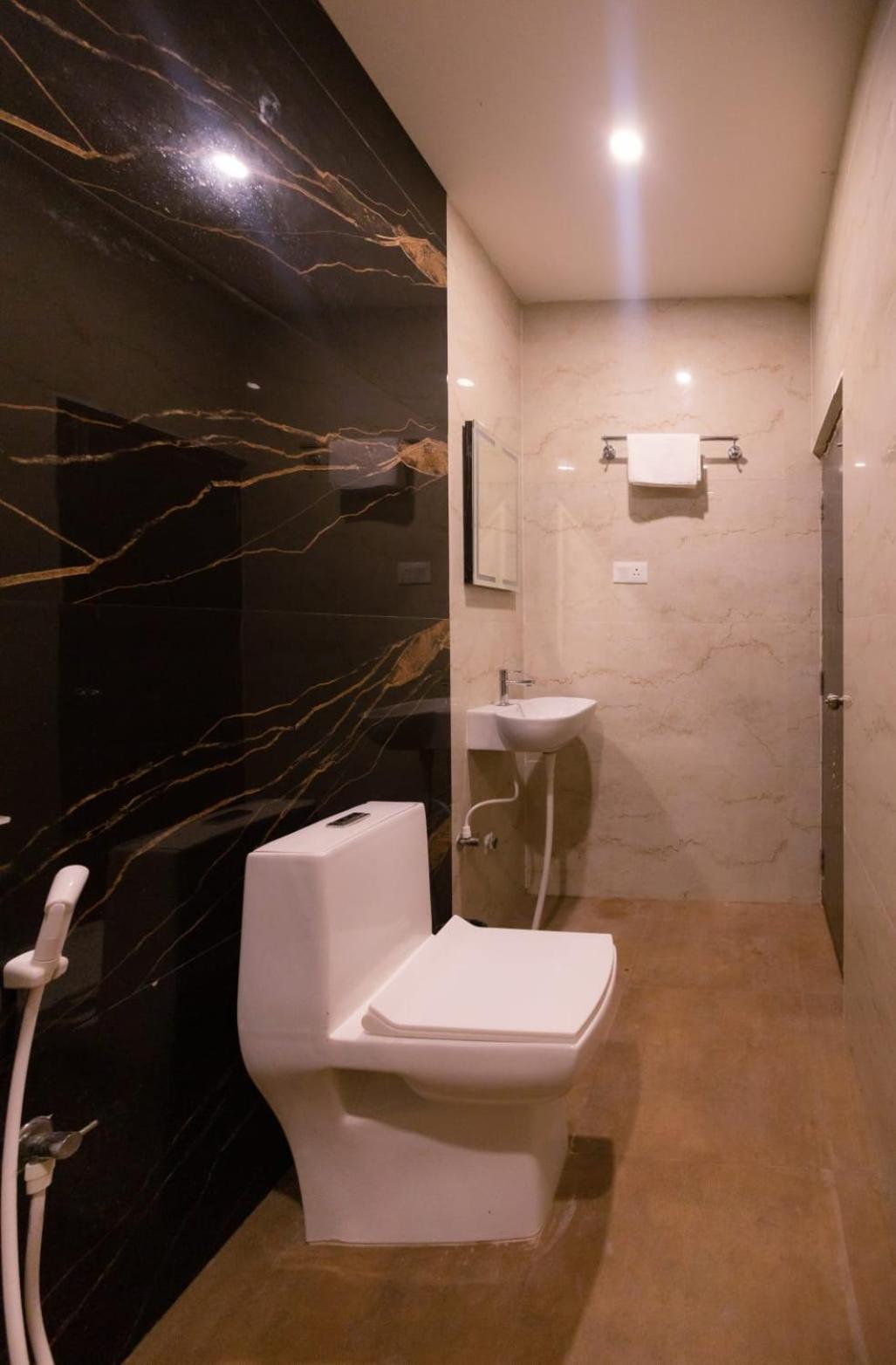 Beestay Hotels Elite Park Тирупати Стая снимка