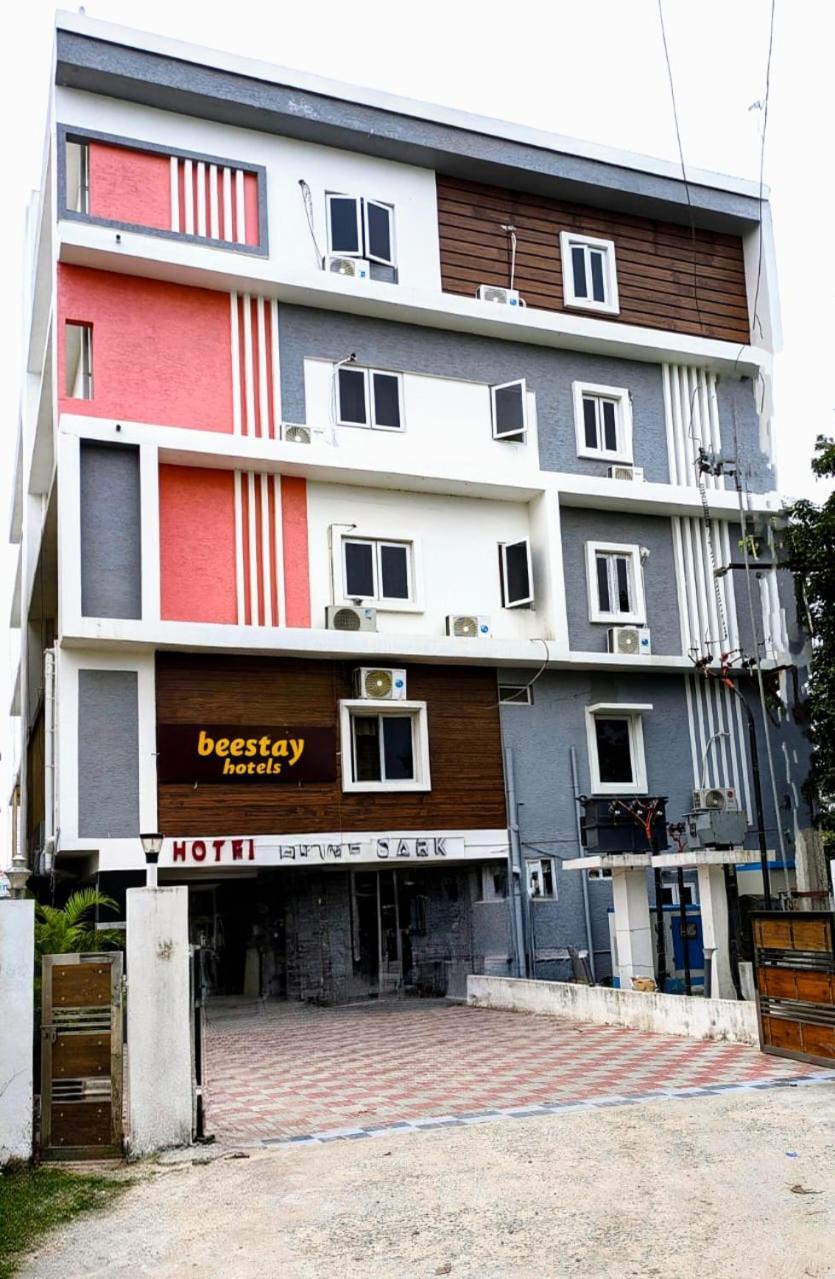 Beestay Hotels Elite Park Тирупати Екстериор снимка